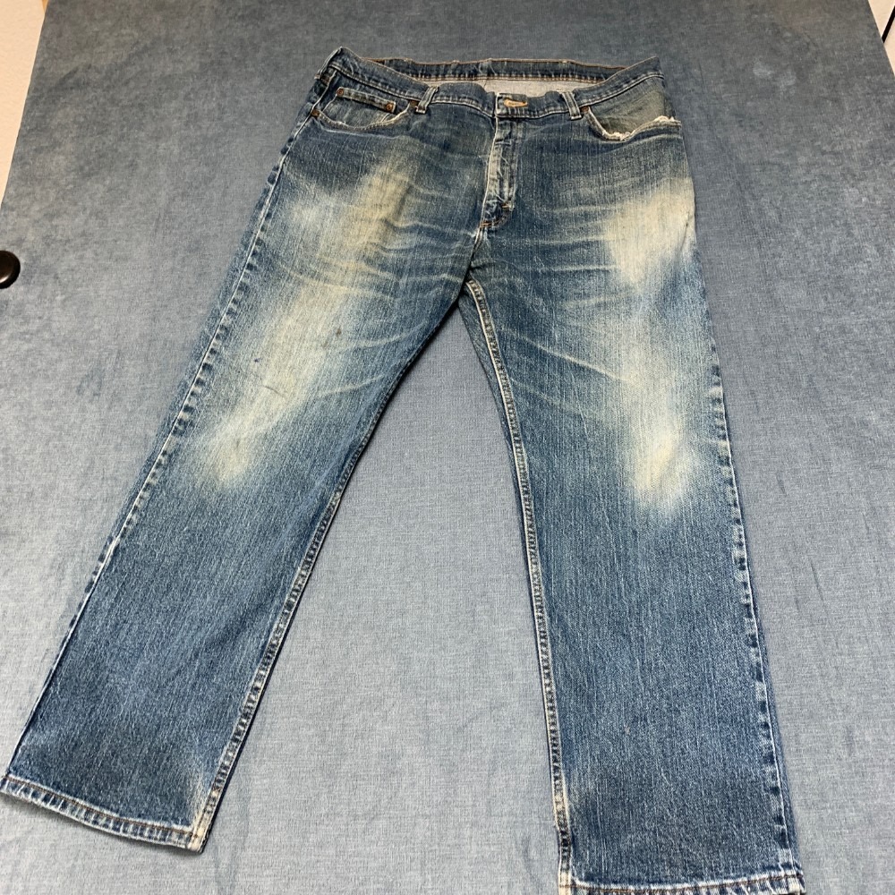 Wrangler Jeans Mens 38x29 Faded Blue Whiskering Denim Cotton Stretch Regular Fit